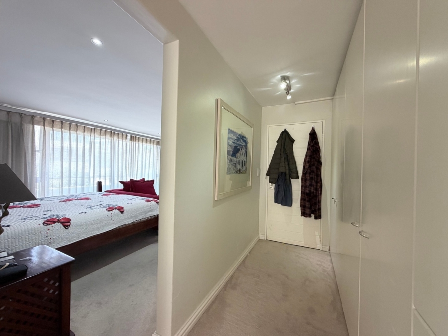 7 Bedroom Property for Sale in Bloubergstrand Western Cape